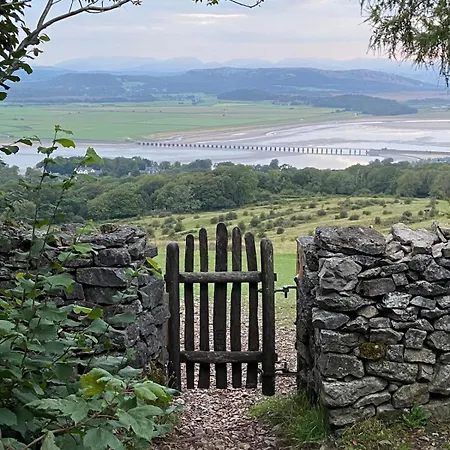 In בית נופש *